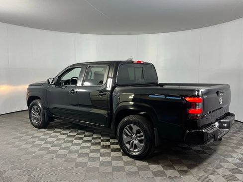 Used 2025 Nissan Frontier SV w/ SV Convenience Package image 9