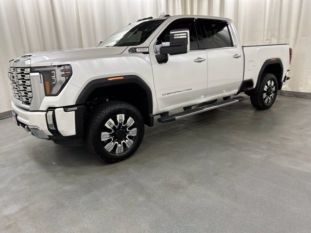 Used 2025 GMC Sierra 2500 Denali w/ Denali Reserve Package AWD/4WD image 2