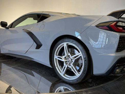 Used 2024 Chevrolet Corvette Stingray Premium Cpe w/ Z51 Performance Package RWD image 25