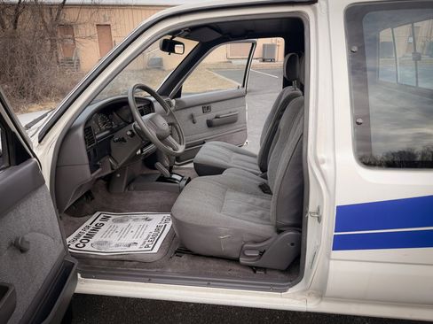 Used 1989 Toyota Pickup SR5 image 13