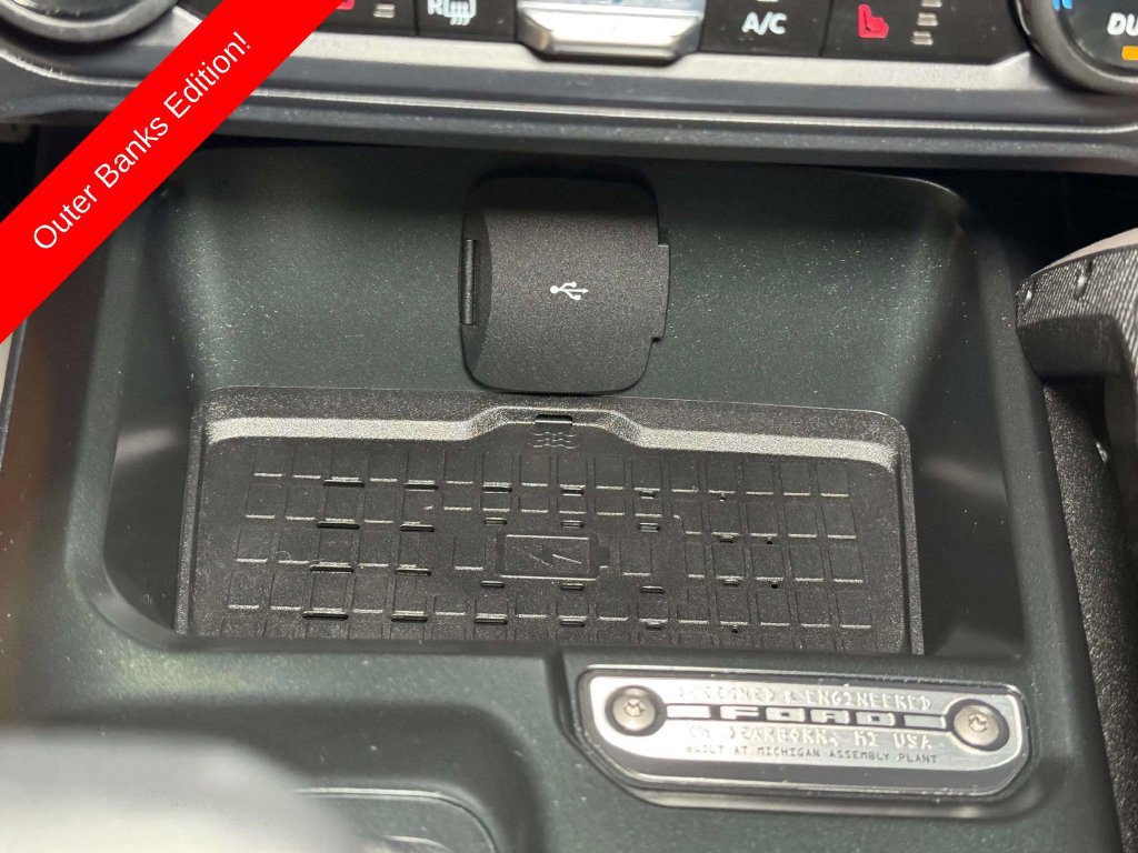 Used 2024 Ford Bronco Outer Banks AWD/4WD image 16