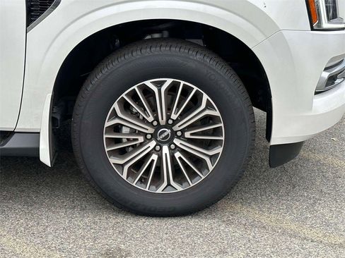 New 2025 Nissan Armada SL w/ Captain's Chari Seat Package image 7