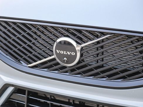 New 2026 Volvo XC60 B5 Ultra image 5