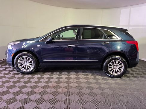 Used 2017 Cadillac XT5 Luxury w/ Driver Awareness Package AWD/4WD image 4