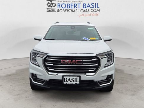 Used 2023 GMC Terrain SLT image 8