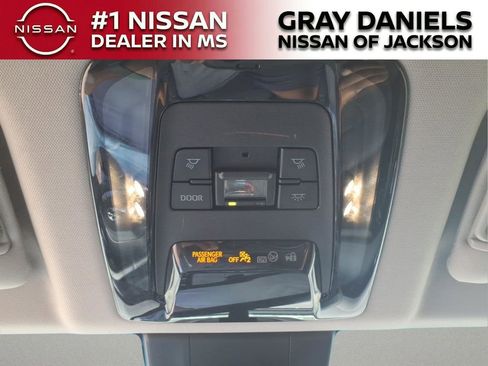 Used 2021 Toyota Venza LE image 21