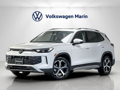 New 2026 Volkswagen Tiguan SE image 1