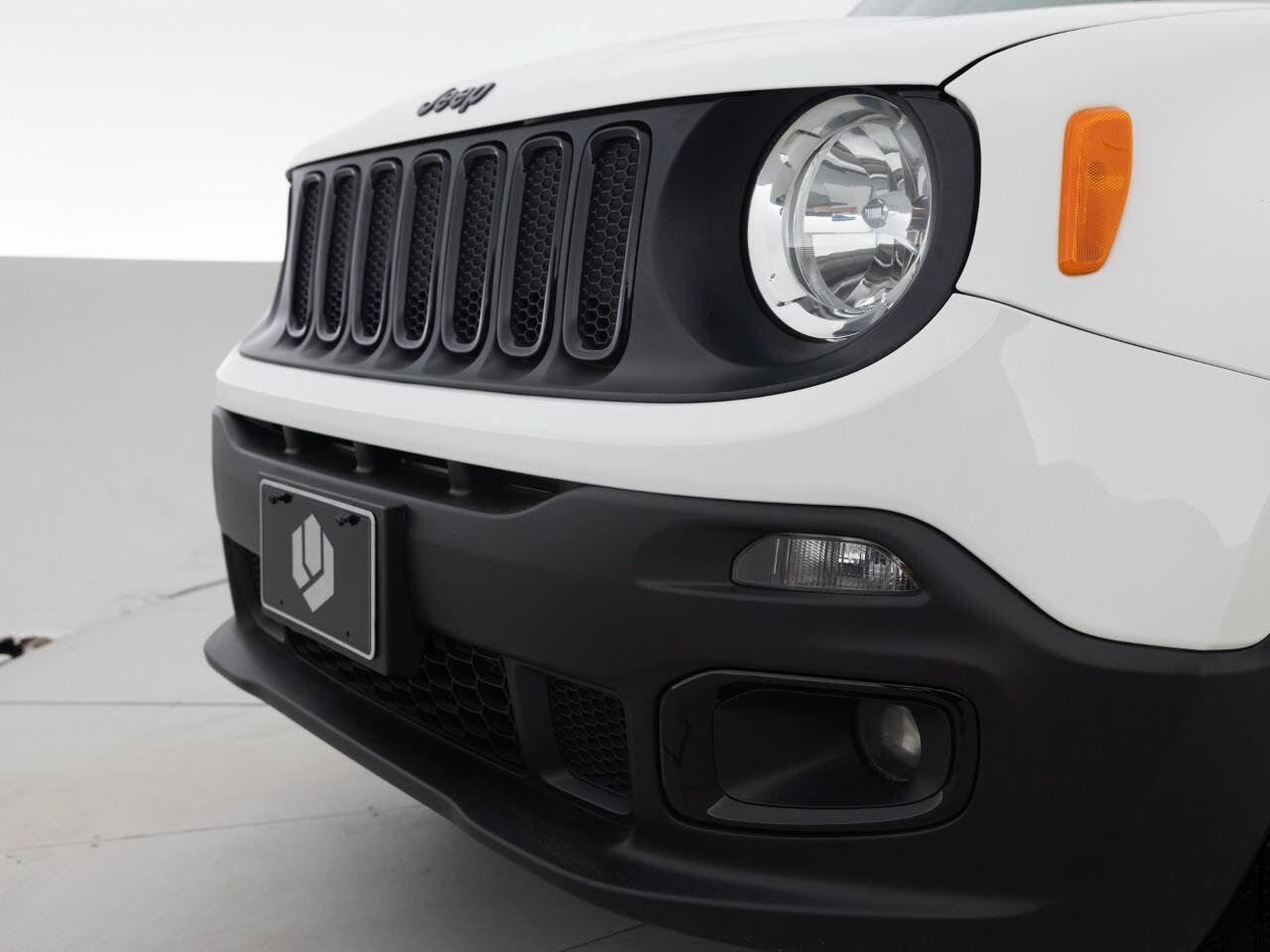 Used 2018 Jeep Renegade Altitude w/ UConnect 8.4 Nav Group AWD/4WD image 15