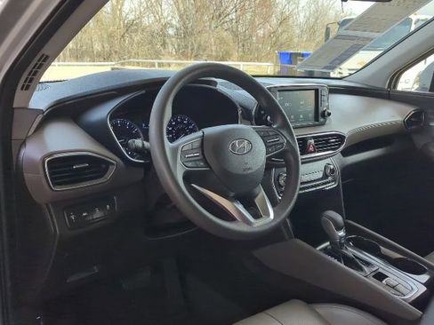 Used 2020 Hyundai Santa Fe SE image 4