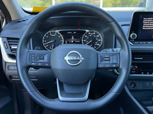 Used 2025 Nissan Rogue SV FWD image 20