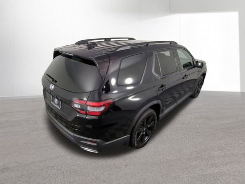 Used 2025 Honda Pilot Black Edition image 39