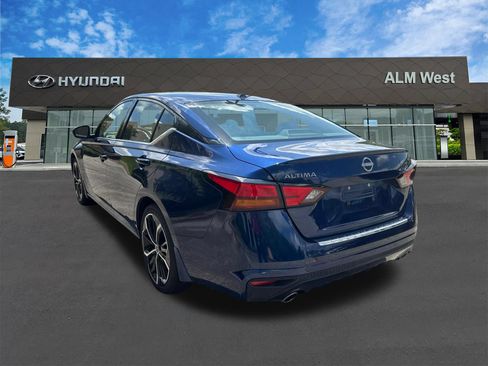 Used 2023 Nissan Altima 2.5 SR w/ SR Premium Package FWD image 7