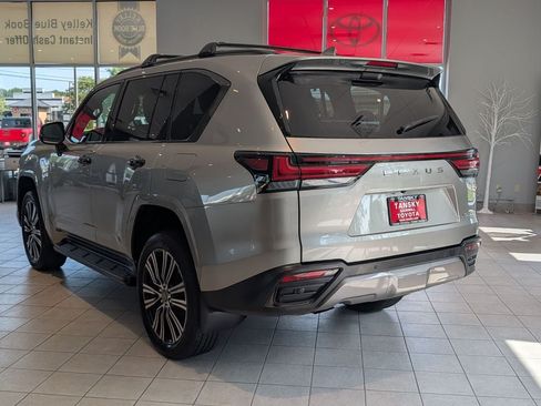 Used 2024 Lexus LX 600 4WD w/ Appearance Package image 6