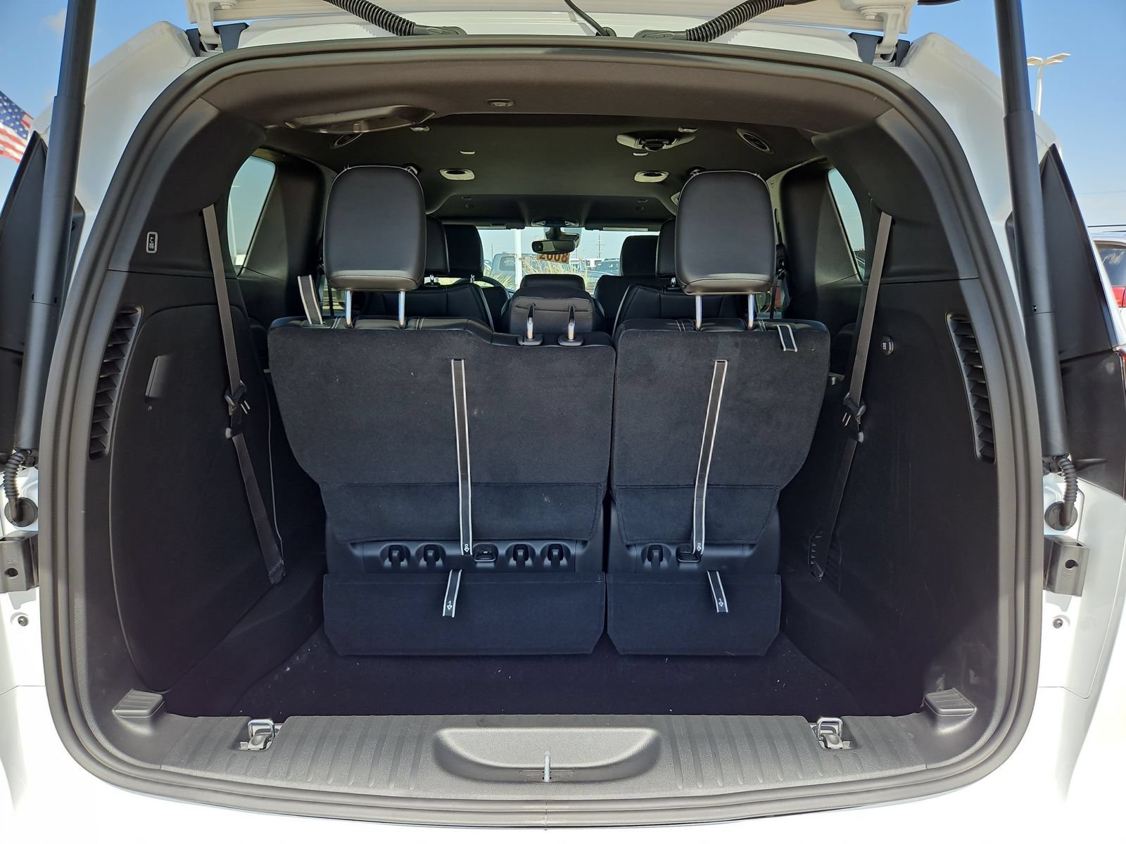 New 2027 Chrysler Pacifica Select FWD image 21