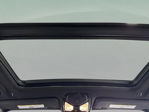 Used 2022 BMW X5 M50i image 12