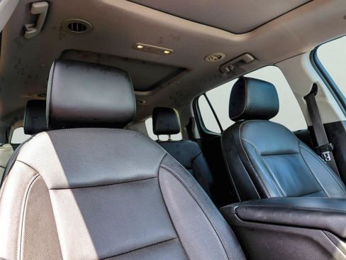Used 2019 GMC Acadia SLT w/ Black Edition FWD image 12