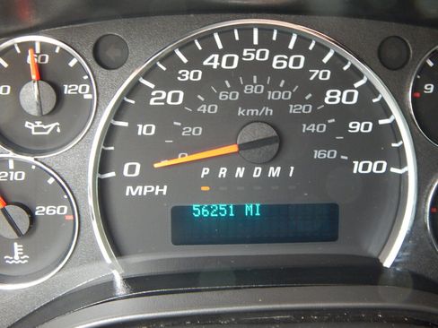 Used 2021 Chevrolet Express 2500 RWD image 20