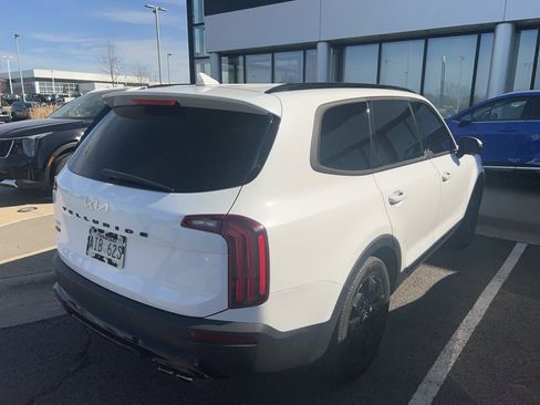 Used 2022 Kia Telluride EX w/ EX Premium Package image 5