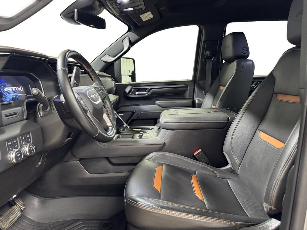 Used 2024 GMC Sierra 2500 AT4 AWD/4WD image 10