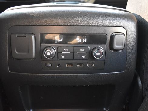 Used 2020 GMC Yukon SLT w/ Open Road Package image 29