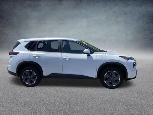 Used 2024 Nissan Rogue SV FWD image 5
