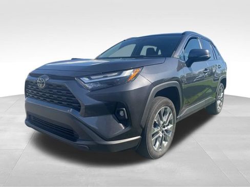 Used 2023 Toyota RAV4 XLE Premium AWD/4WD image 7