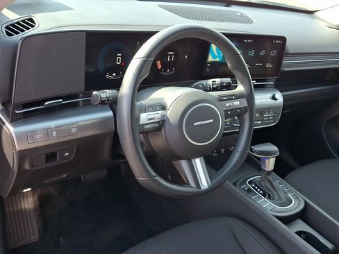 Used 2025 Hyundai Kona SEL image 24