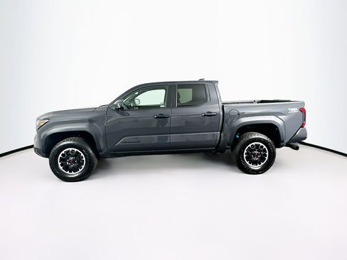 Used 2024 Toyota Tacoma TRD Off-Road image 4