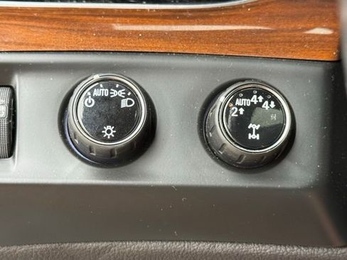 Used 2019 Cadillac Escalade Premium Luxury image 29