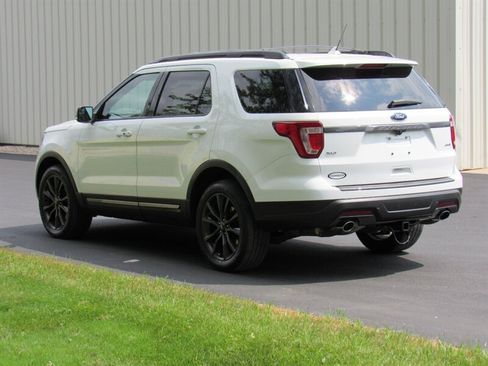 Used 2018 Ford Explorer XLT w/ XLT Appearance Package AWD/4WD image 6