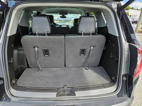 Used 2021 GMC Acadia SLT image 13