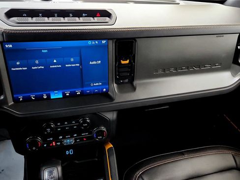 Used 2024 Ford Bronco Badlands image 37