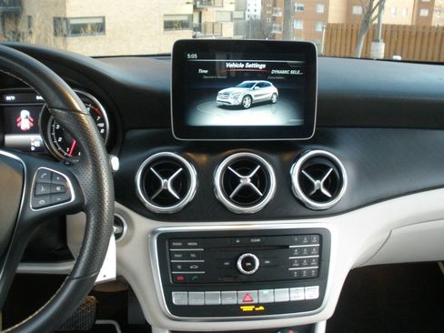 Used 2019 Mercedes-Benz GLA 250 4MATIC image 36