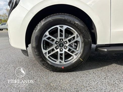 New 2026 Ford Expedition Max Active RWD image 29