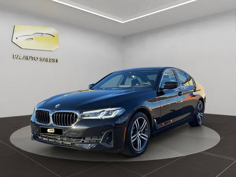 Used 2023 BMW 530i xDrive w/ Premium Package image 3