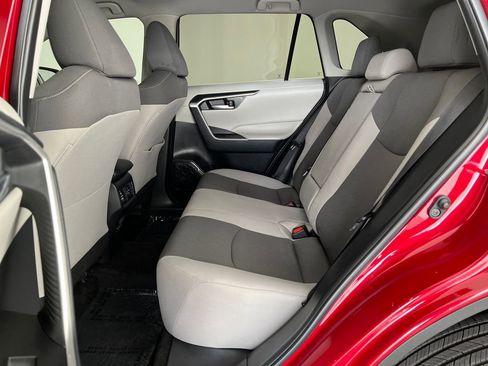 Used 2025 Toyota RAV4 XLE AWD/4WD image 26