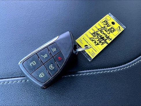 Used 2025 Chevrolet Suburban Z71 AWD/4WD image 36