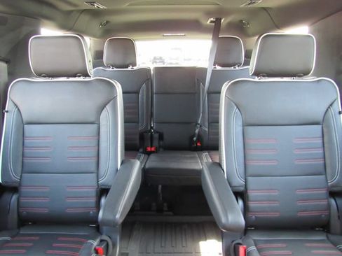 Used 2025 GMC Yukon XL AT4 Ultimate AWD/4WD image 38