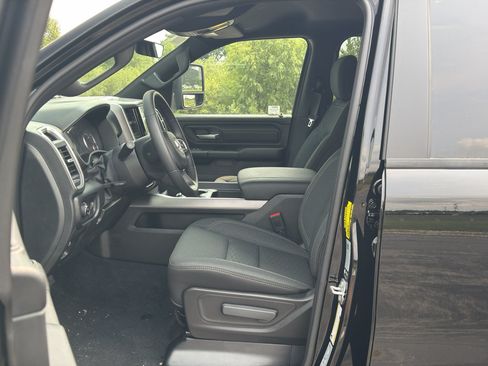 New 2026 RAM 1500 Express AWD/4WD image 13