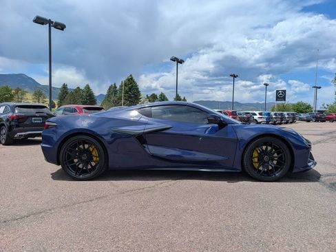 Used 2025 Chevrolet Corvette Z06 RWD image 4