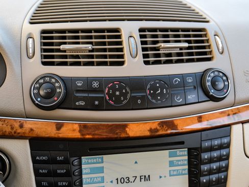 Used 2004 Mercedes-Benz E 320 4MATIC Wagon image 23