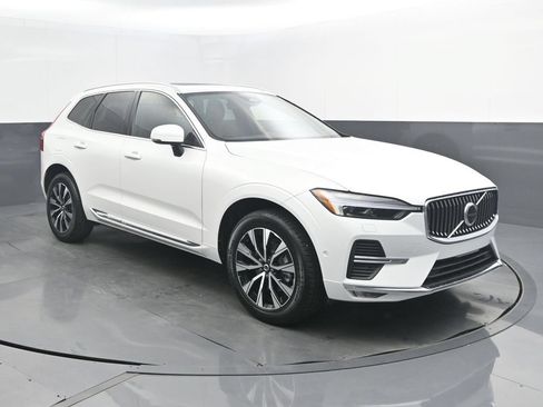 Certified 2023 Volvo XC60 B5 Plus w/ Climate Package FWD image 9