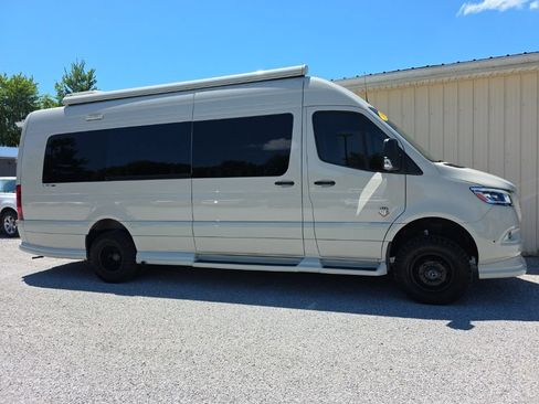 Used 2024 Mercedes-Benz Sprinter 3500 image 8