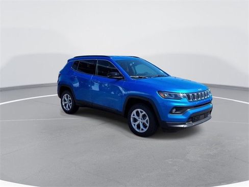 New 2024 Jeep Compass Latitude image 2