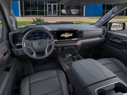 Used 2026 Chevrolet Silverado 1500 LT Trail Boss w/ LT Trail Boss Premium Package AWD/4WD image 15