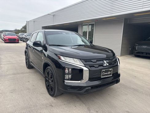 Used 2025 Mitsubishi Outlander Sport ES image 3