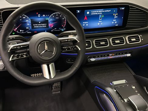 New 2026 Mercedes-Benz GLS 450 4MATIC image 25