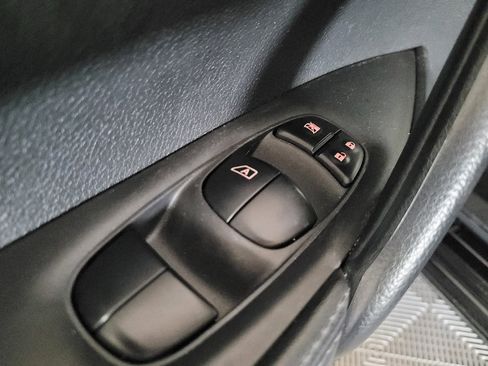Used 2022 Nissan Rogue Sport SV AWD/4WD image 27