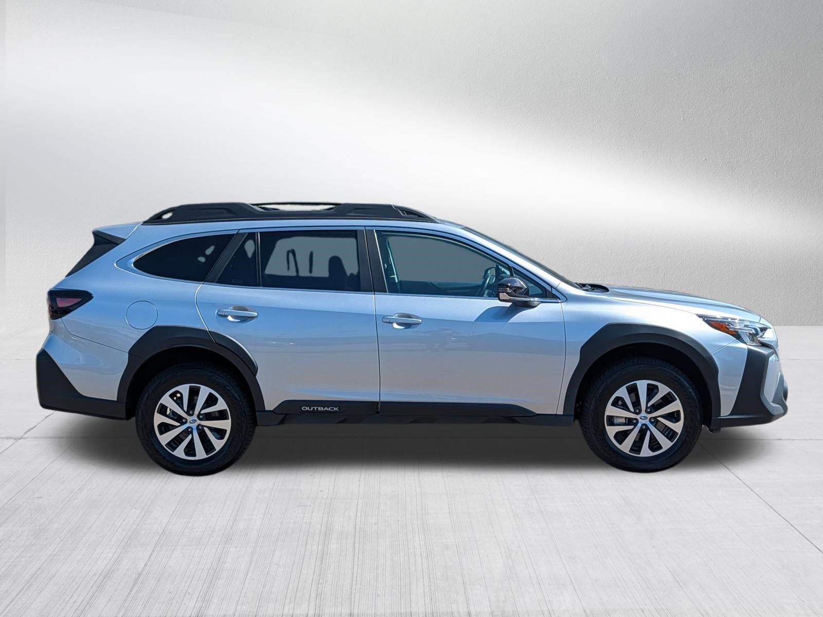 Certified 2025 Subaru Outback Premium AWD/4WD image 8