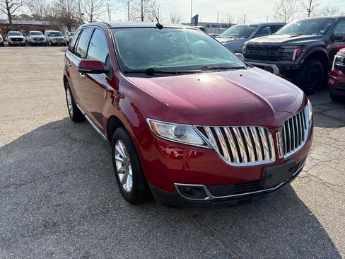 Used 2013 Lincoln MKX AWD image 3